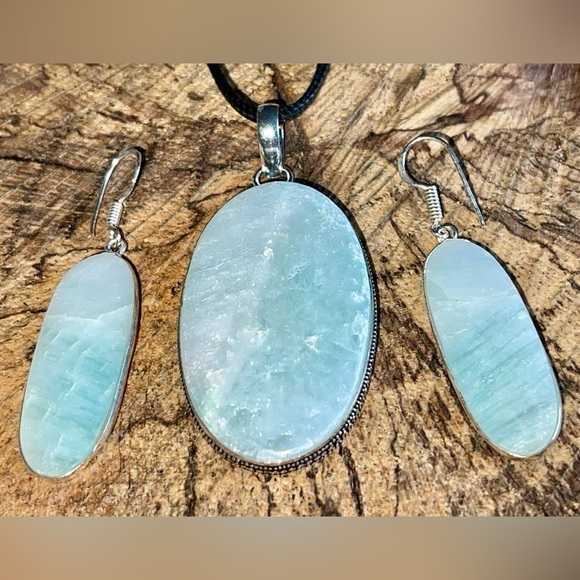 Green Hemimorphite Pendant & Earrings - Picture 4 of 6